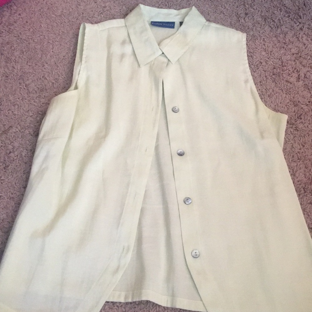 Sleeveless button down shirt